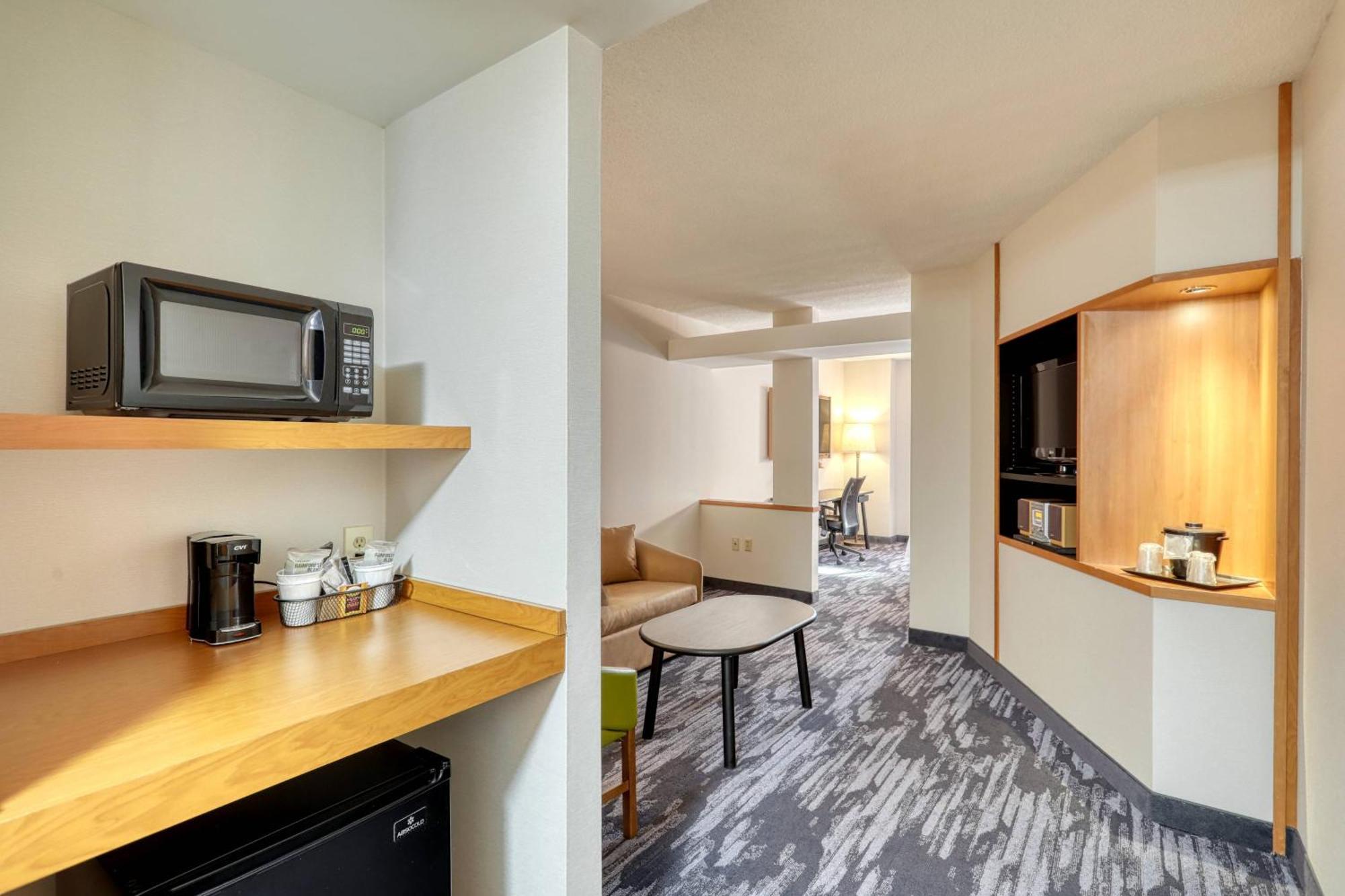 Fairfield Inn & Suites Woodbridge Avenel Eksteriør bilde