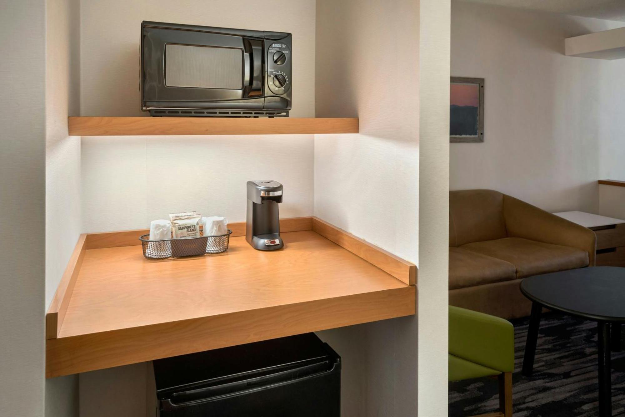 Fairfield Inn & Suites Woodbridge Avenel Eksteriør bilde
