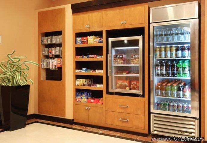 Fairfield Inn & Suites Woodbridge Avenel Restaurant bilde